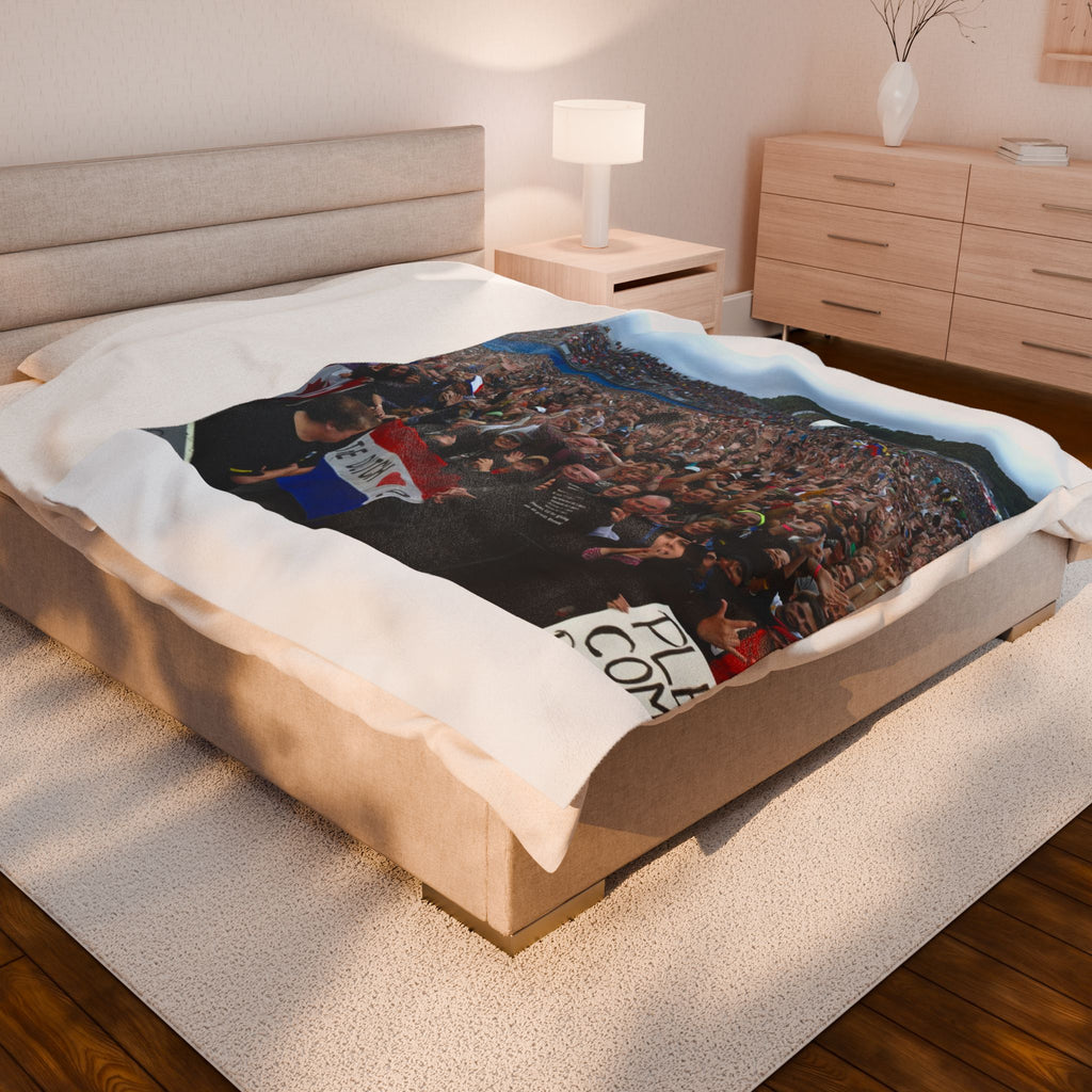 Custom Velveteen Plush Blanket - Personalized Cozy Throw for Comfort and Style