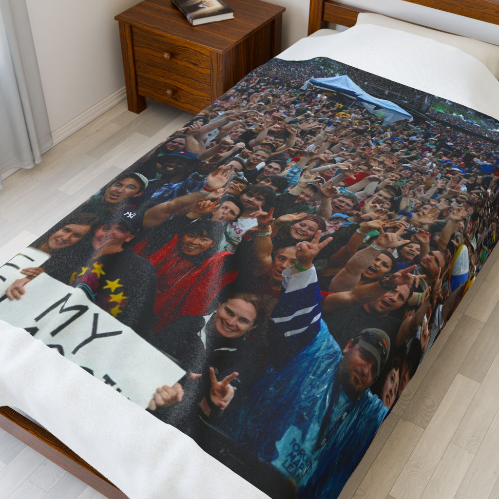 Custom Velveteen Plush Blanket - Personalized Cozy Throw for Comfort and Style