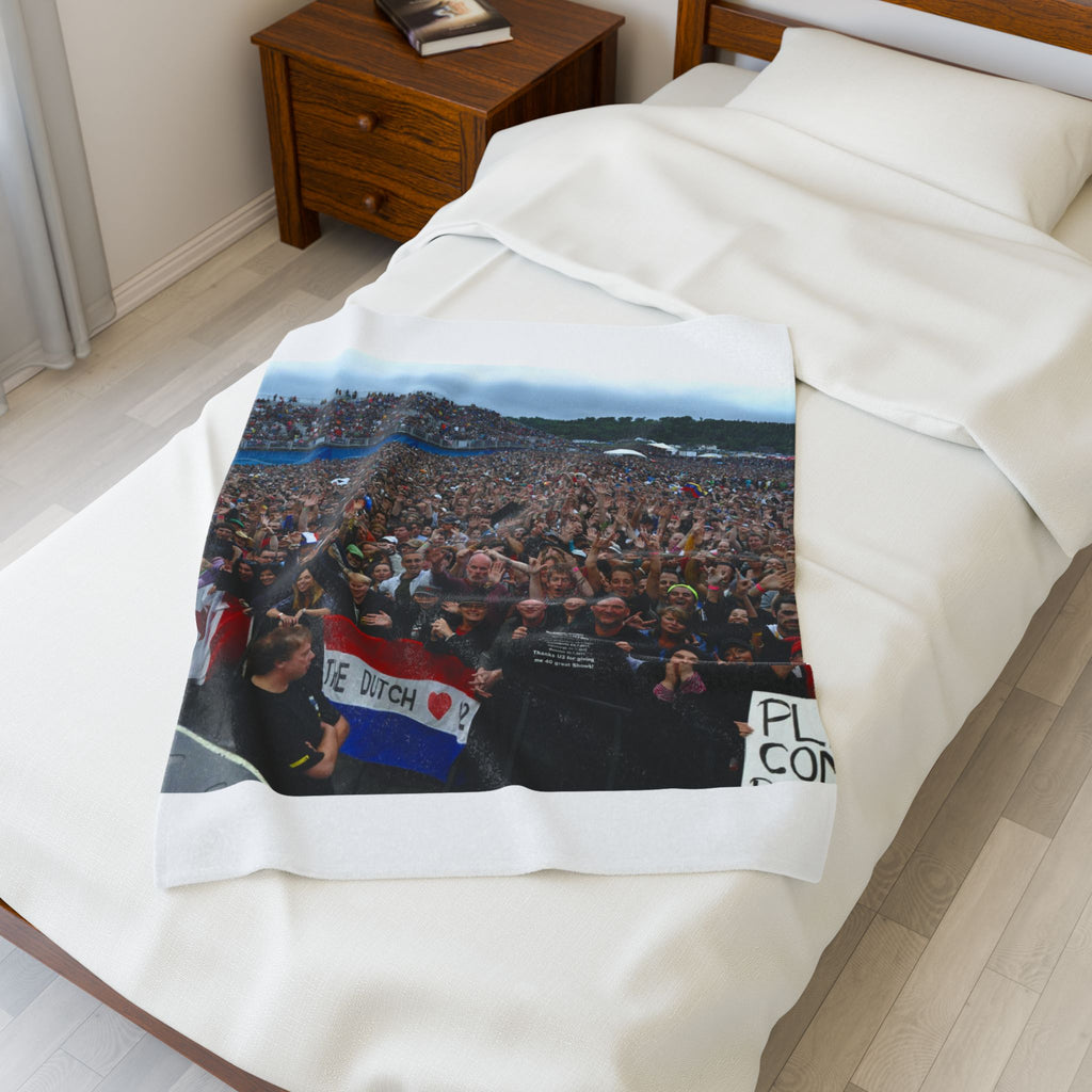 Custom Velveteen Plush Blanket - Personalized Cozy Throw for Comfort and Style